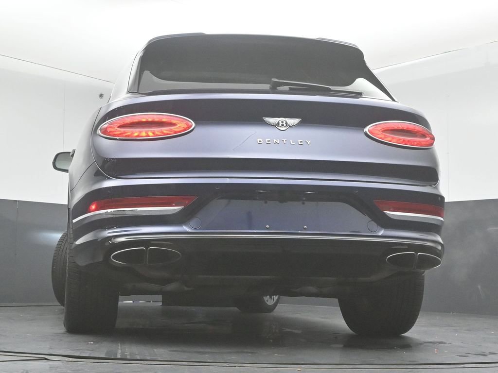 Used 2021 Bentley Bentayga image 33