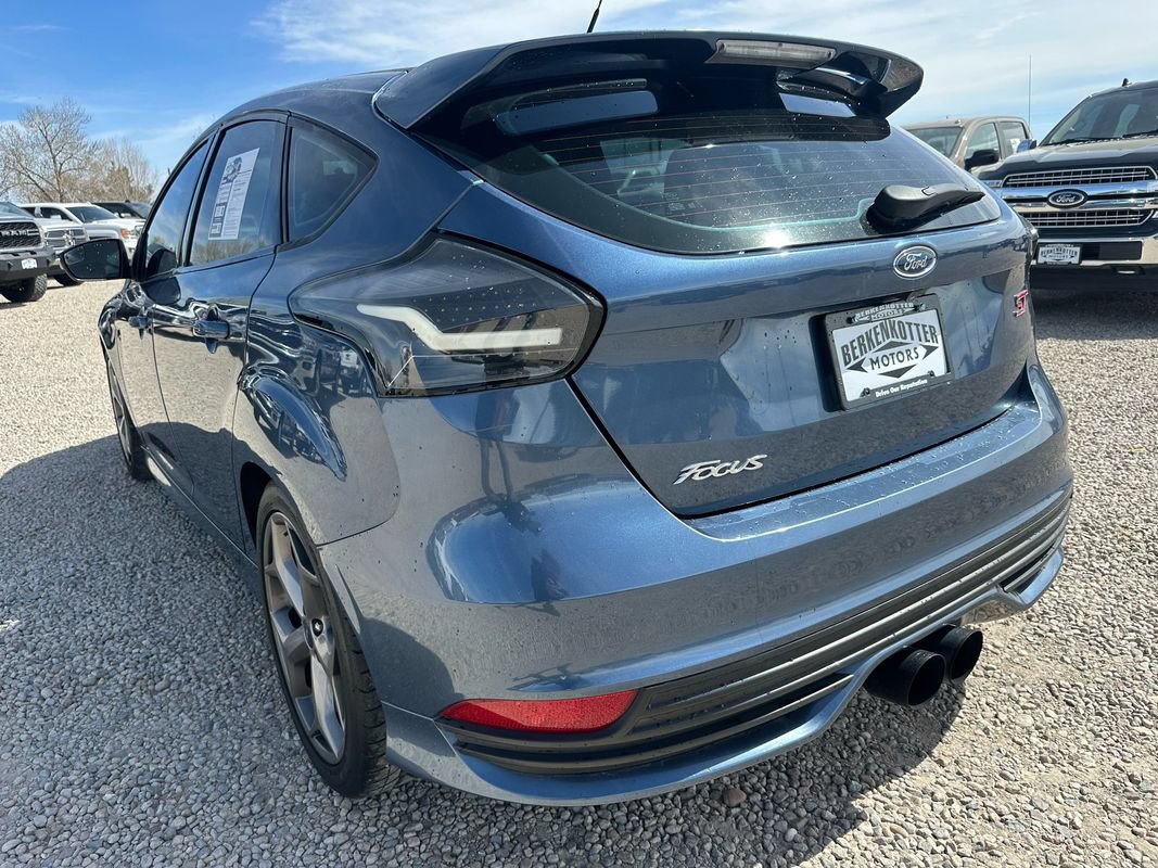 Used 2018 Ford Focus ST FWD image 8