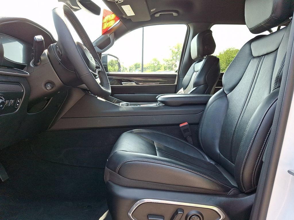 Certified 2023 Jeep Wagoneer 4WD image 14