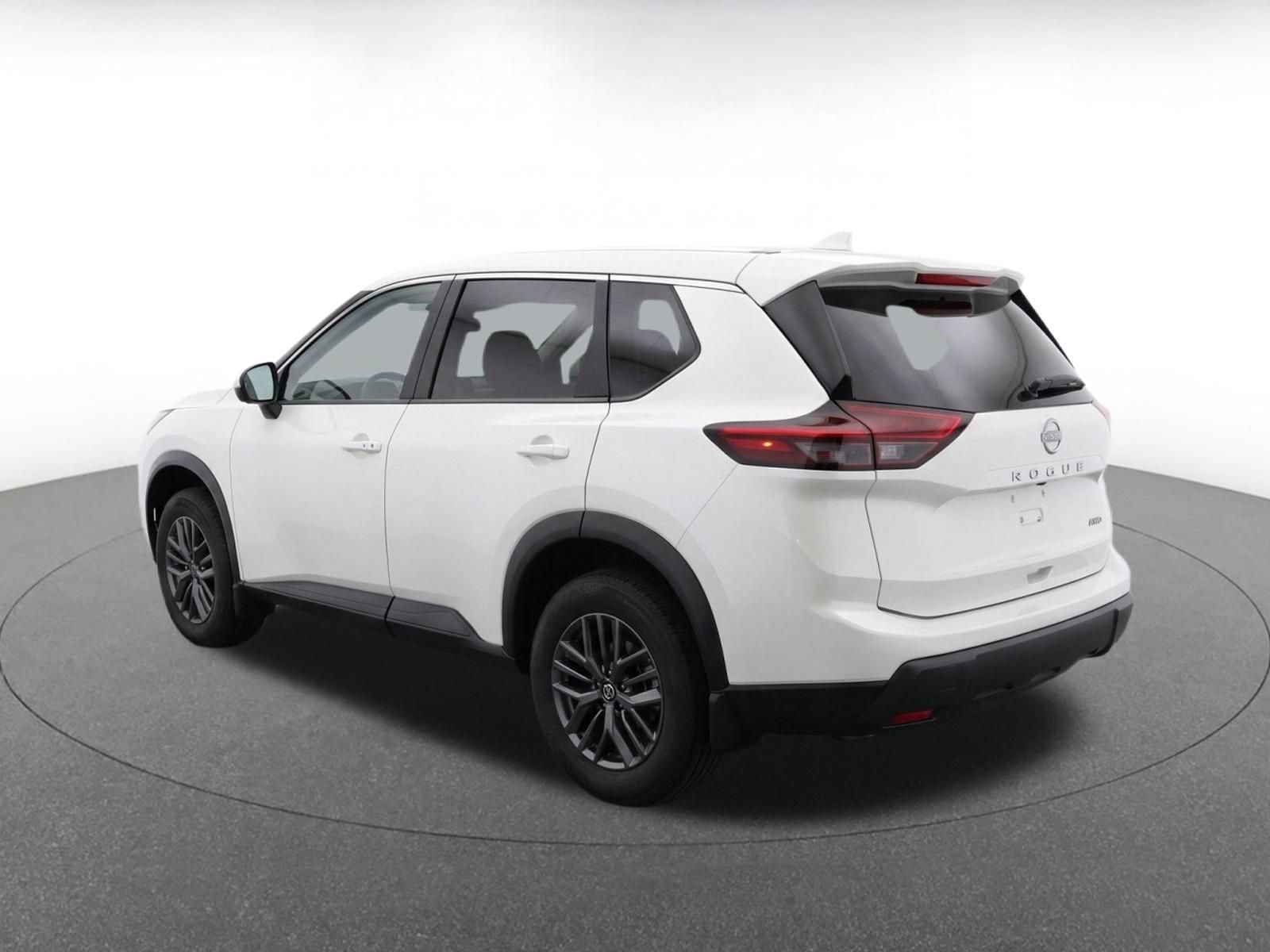 Used 2026 Nissan Rogue SV AWD/4WD image 6