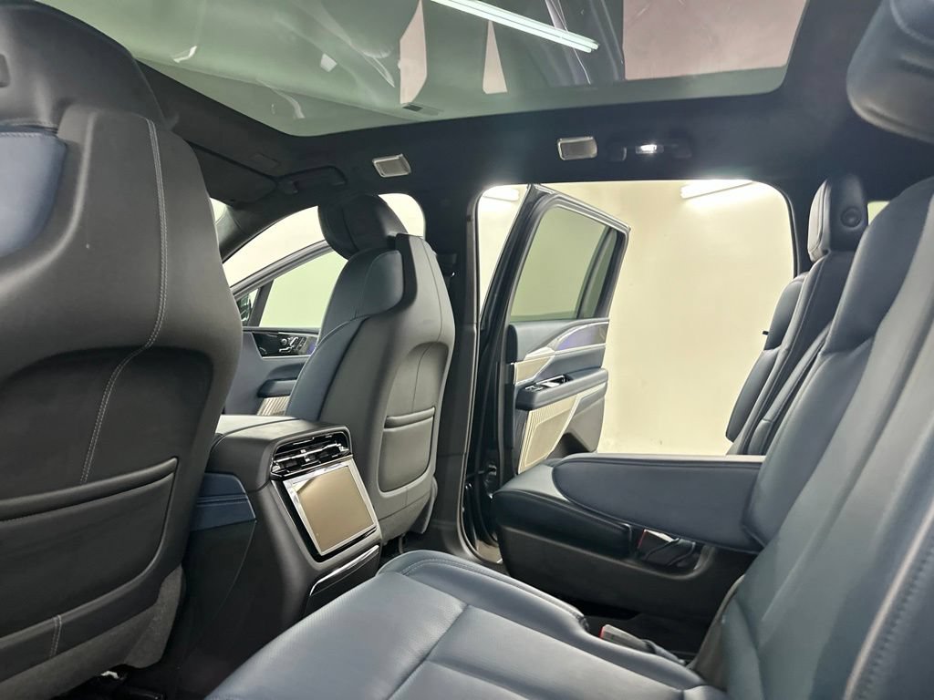 Certified 2025 Cadillac Escalade IQ Sport 2 w/ LPO, ONYX Package AWD/4WD image 32