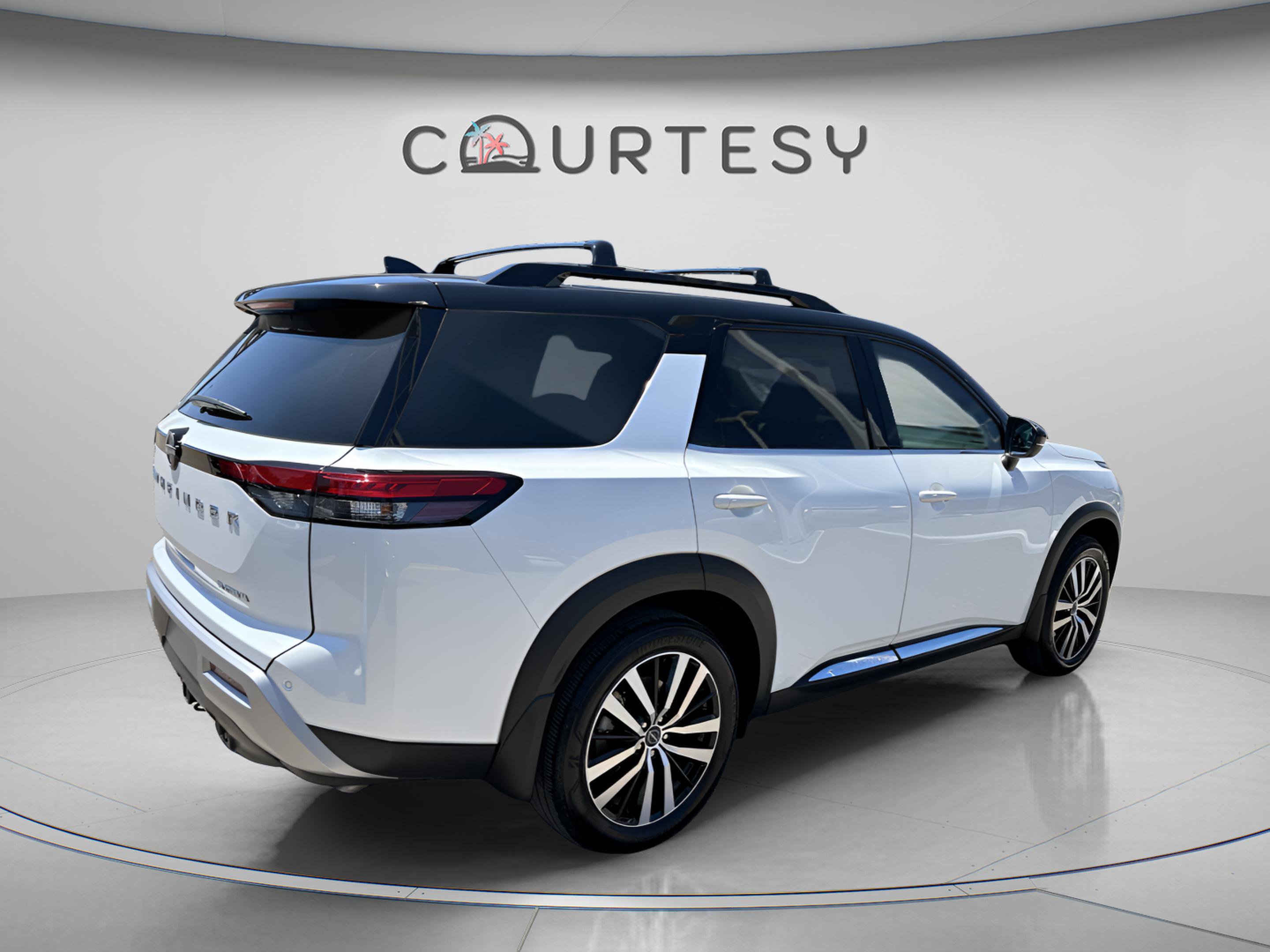 Certified 2025 Nissan Pathfinder Platinum w/ Cargo Package FWD image 7