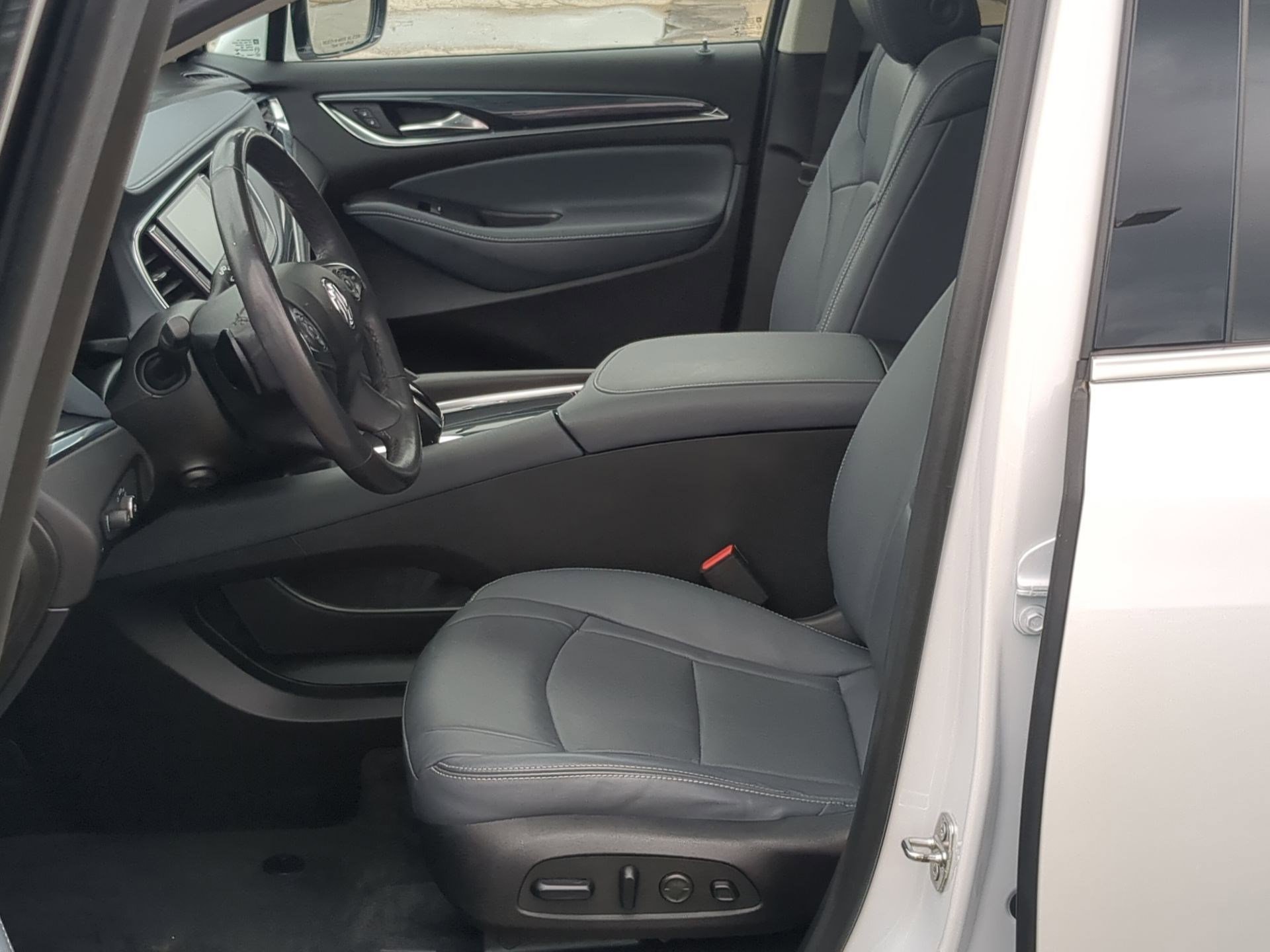 Used 2021 Buick Enclave Premium w/ Sun and Sites Package FWD image 12