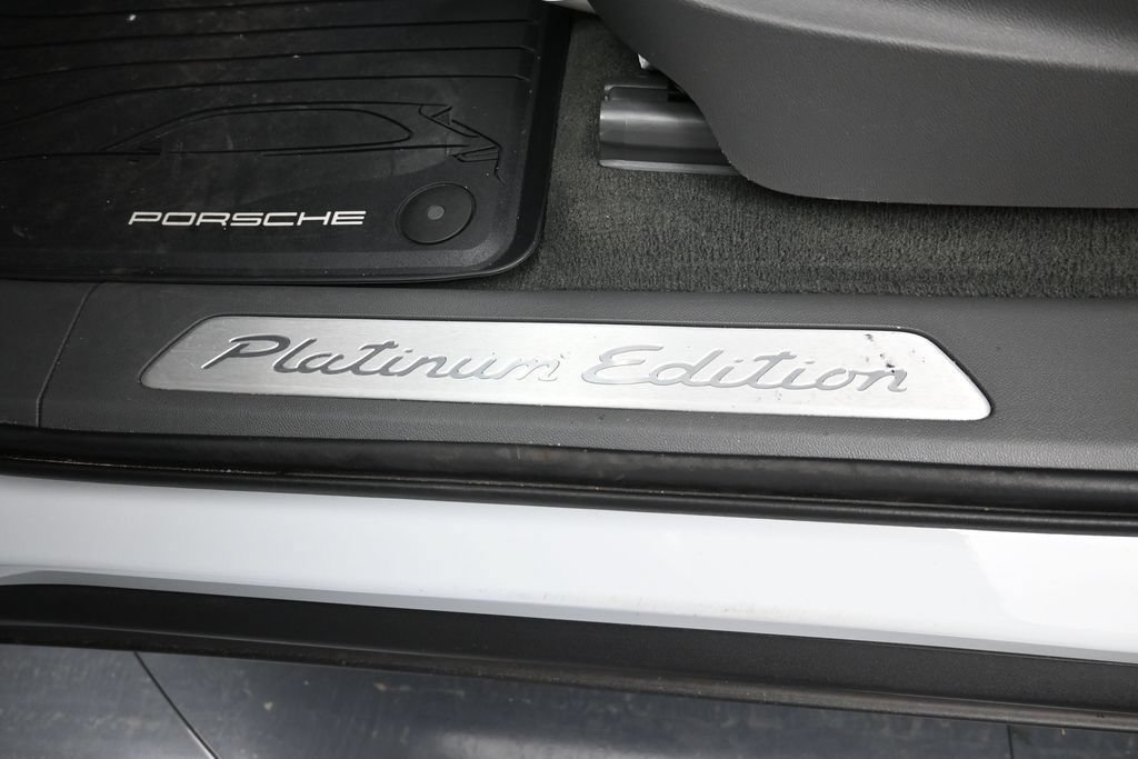 Certified 2022 Porsche Cayenne Platinum Edition AWD/4WD image 18
