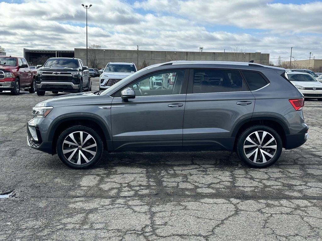 Used 2022 Volkswagen Taos SE image 7