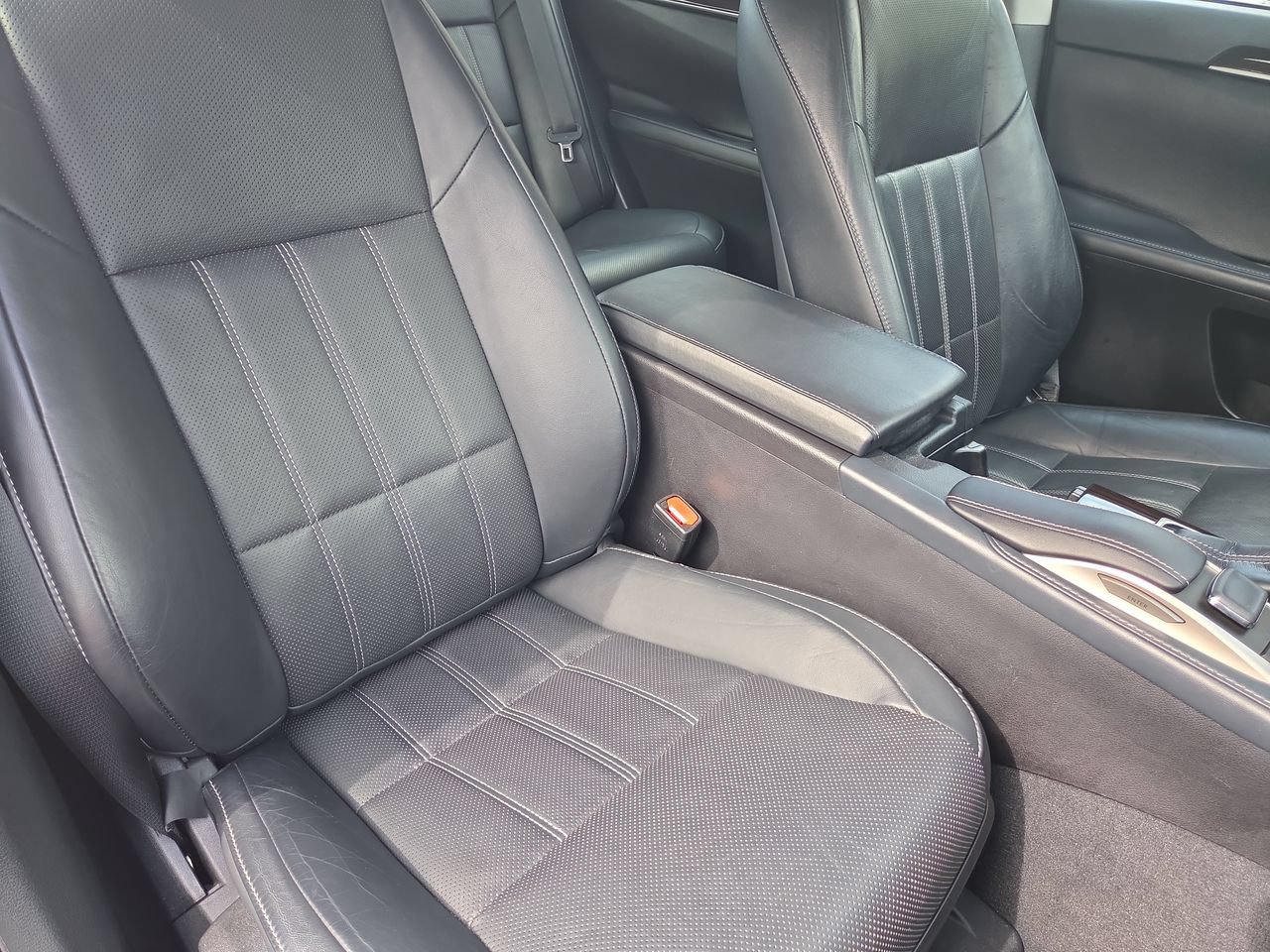 Used 2018 Lexus ES 350 w/ Luxury Package w/Wood Trim FWD image 20