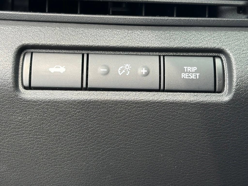 Used 2025 Nissan Altima 2.5 S FWD image 9