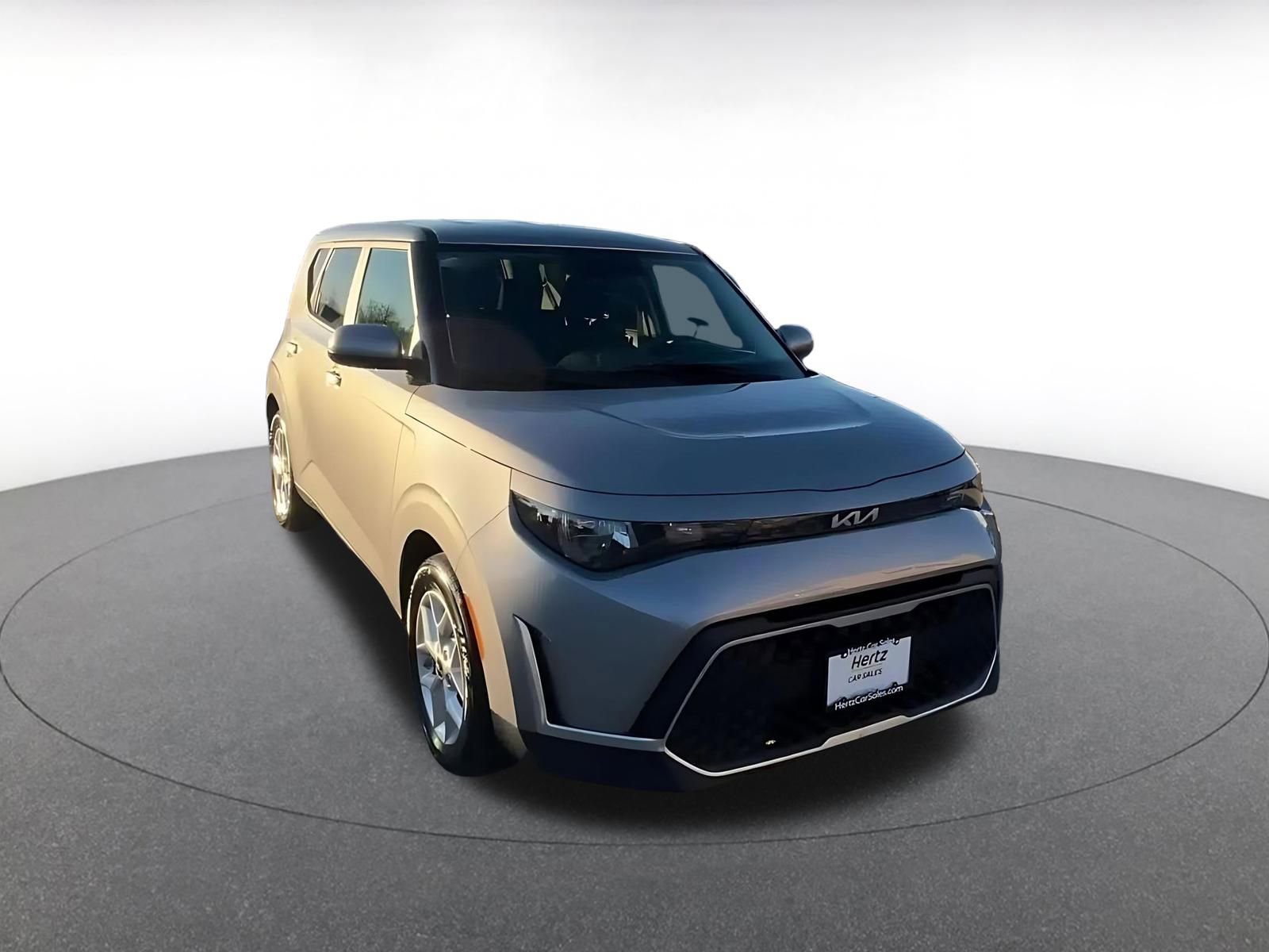 Used 2025 Kia Soul LX w/ LX Technology Package image 3