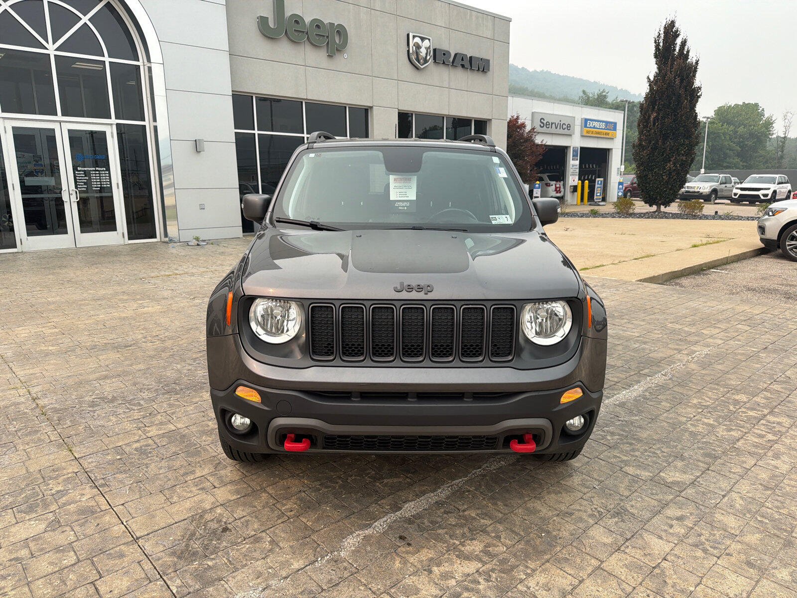 Used 2019 Jeep Renegade Trailhawk AWD/4WD image 4