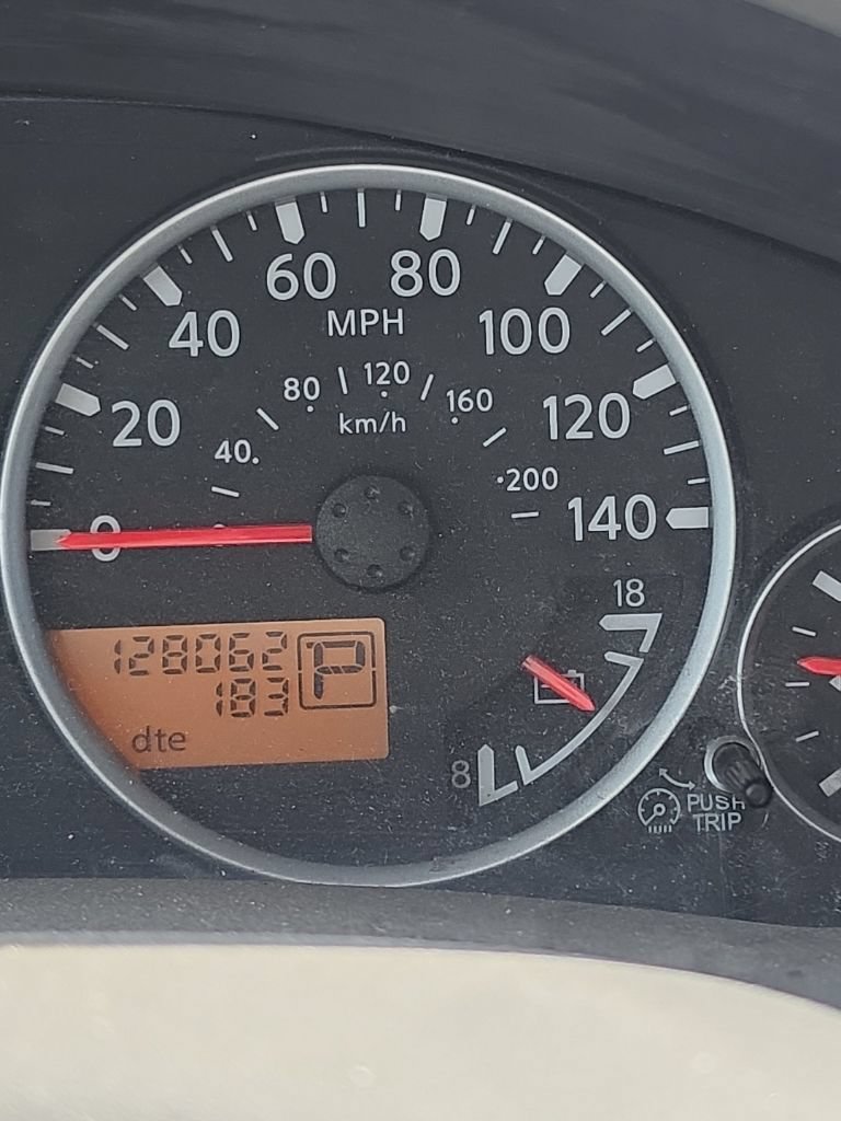 Used 2008 Nissan Frontier LE AWD/4WD image 2