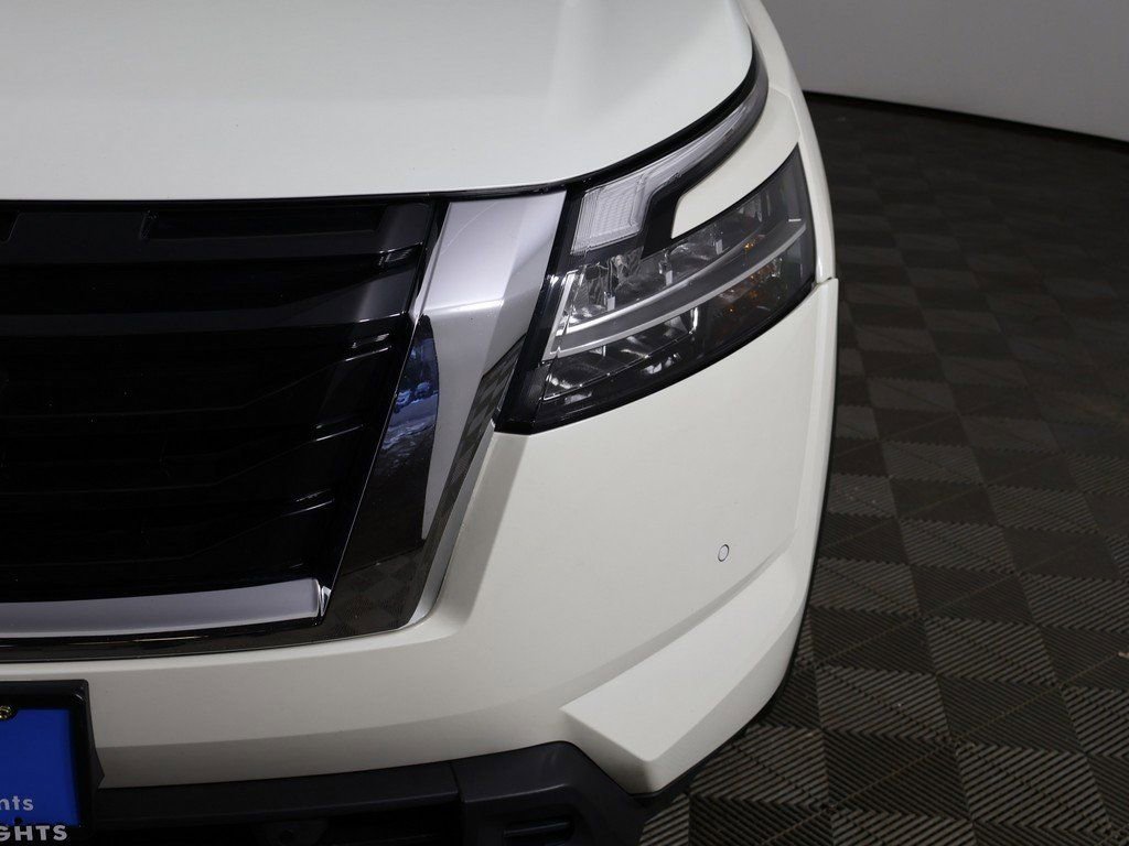Used 2023 Nissan Pathfinder SL image 15