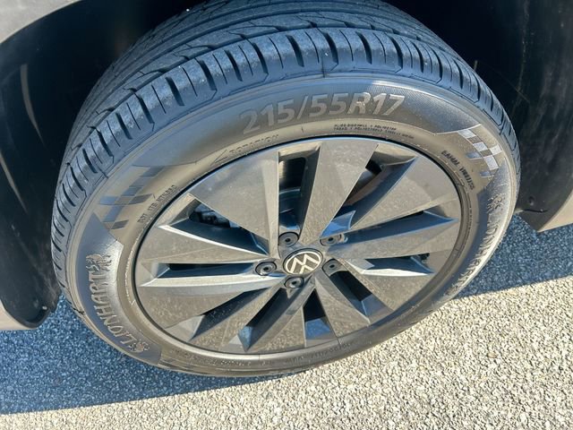 Used 2023 Volkswagen Taos S image 14