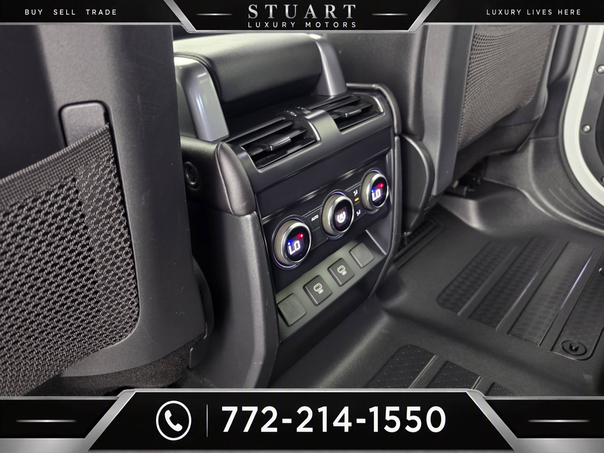 Used 2024 Land Rover Defender 110 X-Dynamic SE AWD/4WD image 26
