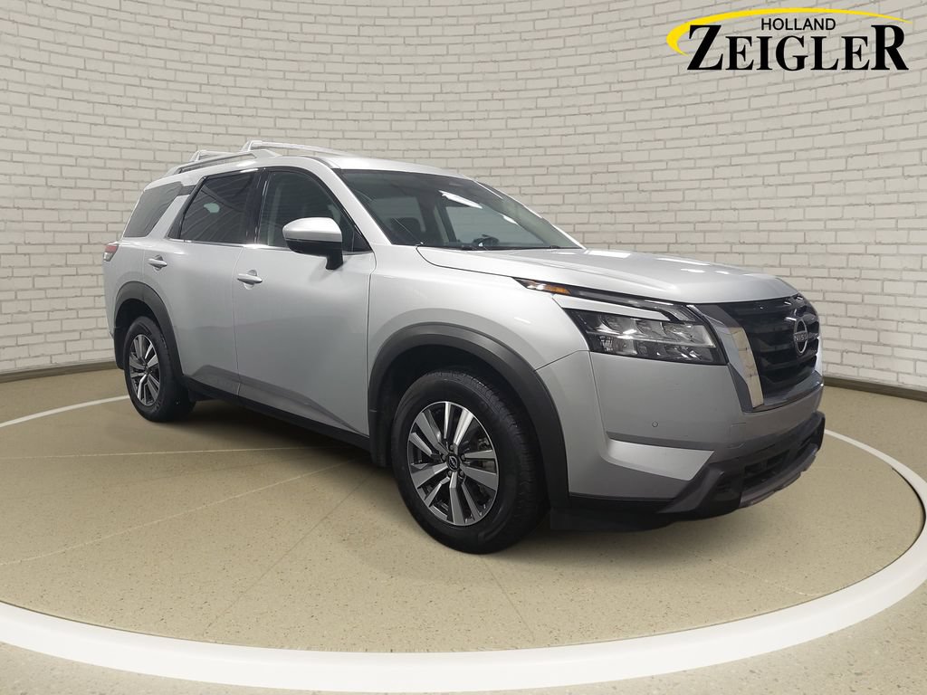Certified 2024 Nissan Pathfinder SL AWD/4WD image 3