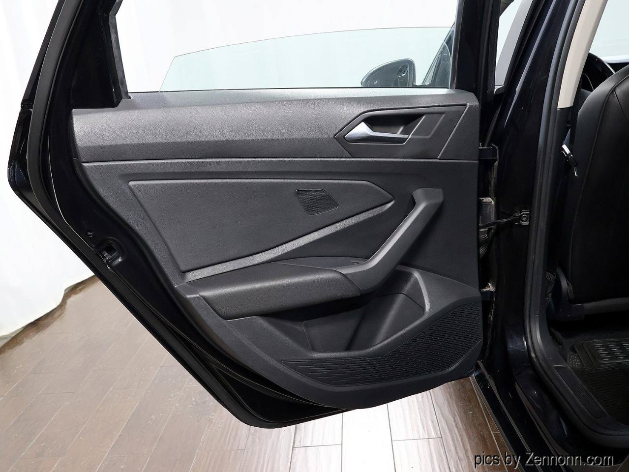 Used 2019 Volkswagen Jetta SEL Premium FWD image 30