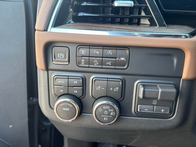 New 2026 Chevrolet Suburban High Country w/ Sun And Tow Package image 28