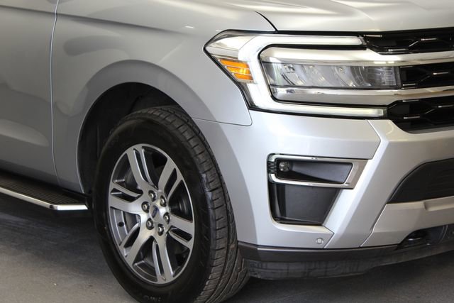 Used 2023 Ford Expedition Max Limited AWD/4WD image 2