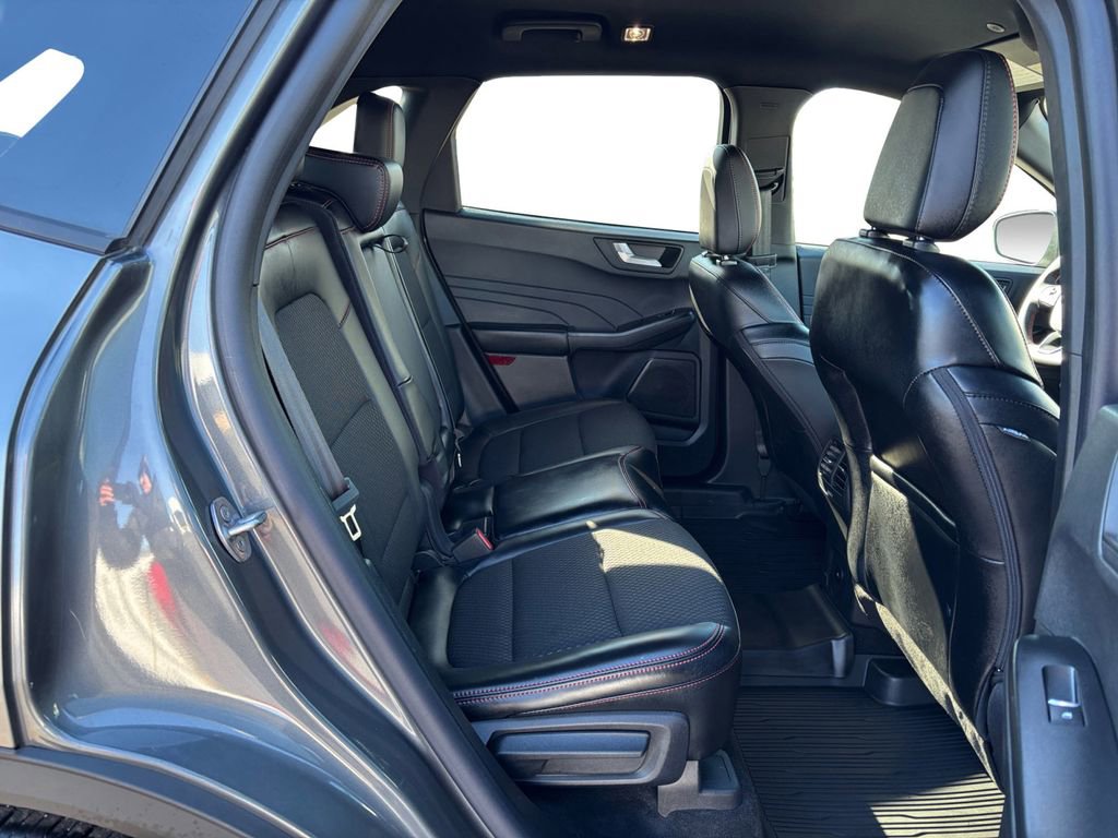 Used 2025 Ford Escape ST-Line w/ Equipment Group 301A image 23