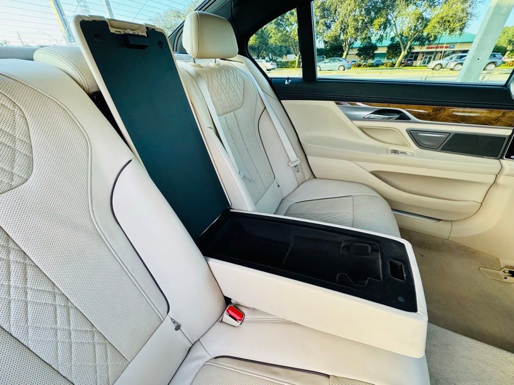 Used 2017 BMW 740i image 16