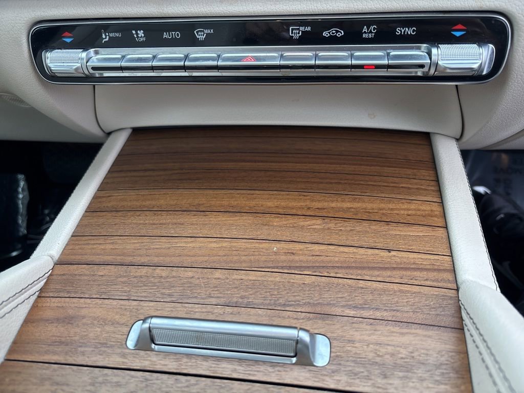 Used 2022 Mercedes-Benz GLE 350 4MATIC w/ Premium Package image 35