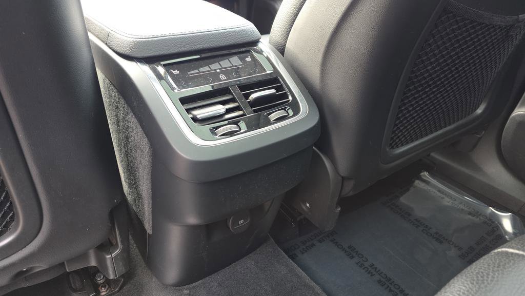 Used 2021 Volvo XC90 T6 Momentum w/ Climate Package image 16