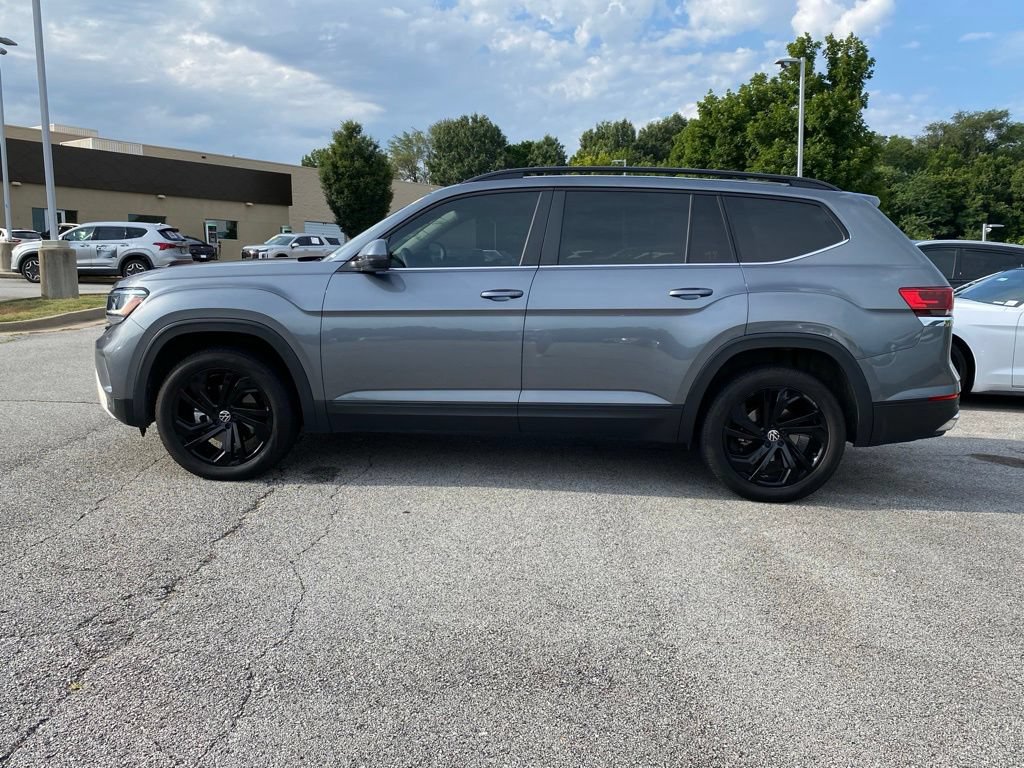 Used 2023 Volkswagen Atlas SE AWD/4WD image 4