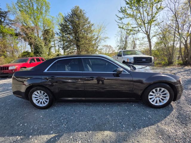 Used 2012 Chrysler 300 image 4