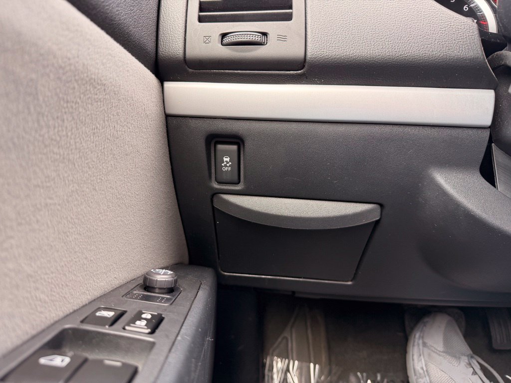 Used 2012 Nissan Sentra 2.0 SR FWD image 23