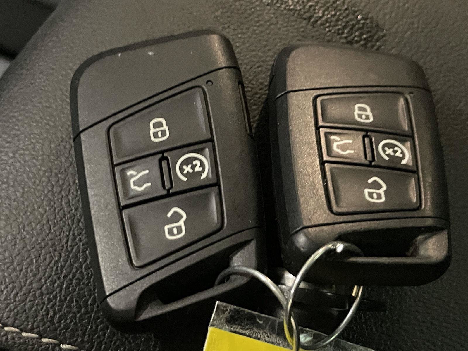 Used 2024 Volkswagen Tiguan SE R-Line AWD/4WD image 33