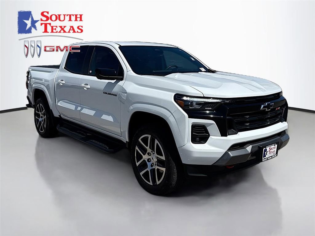 Used 2024 Chevrolet Colorado Z71 w/ Z71 Convenience Package 2