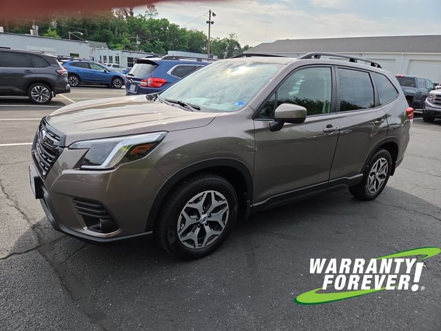 Used 2023 Subaru Forester Premium AWD/4WD image 3