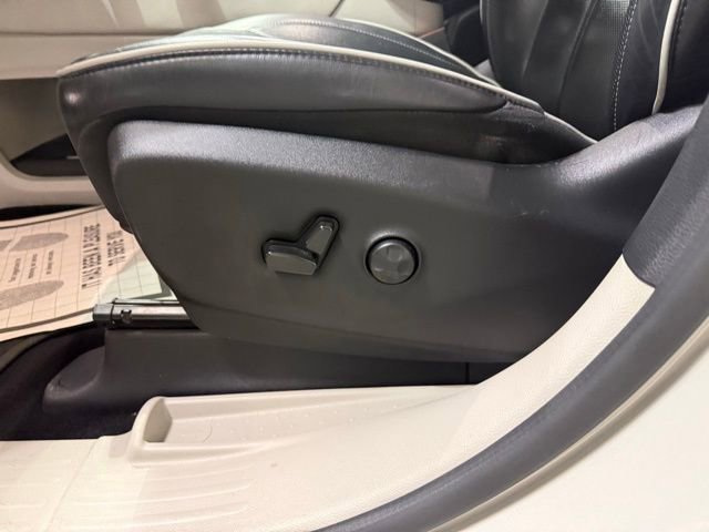 Used 2021 Chrysler Pacifica Limited image 9