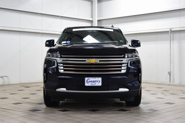Used 2023 Chevrolet Suburban High Country w/ Premium Package image 2