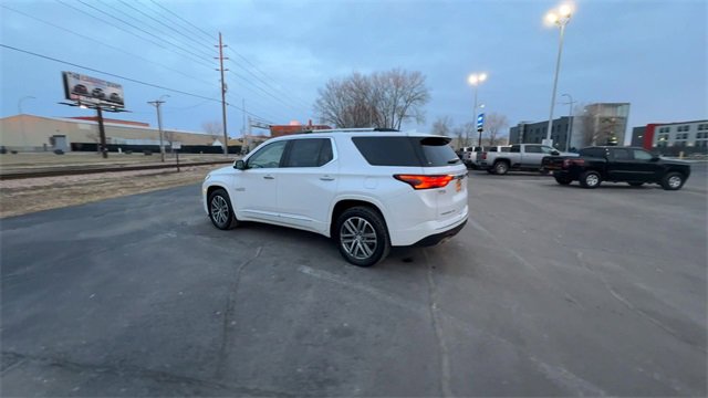 Used 2023 Chevrolet Traverse High Country w/ LPO, Floor Liner Package image 6
