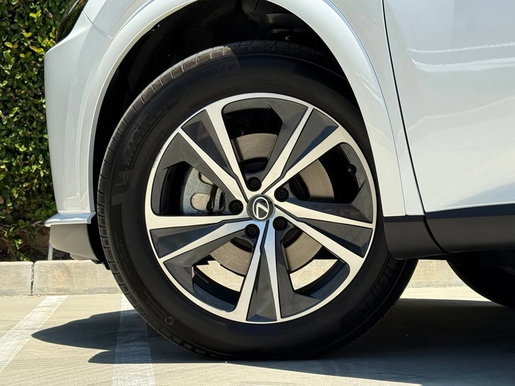 Certified 2024 Lexus RX 350 FWD w/ Technology Package image 10