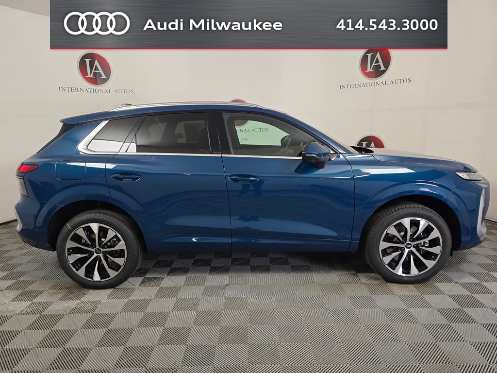 New 2026 Audi Q3 quattro 2.0T AWD/4WD image 3