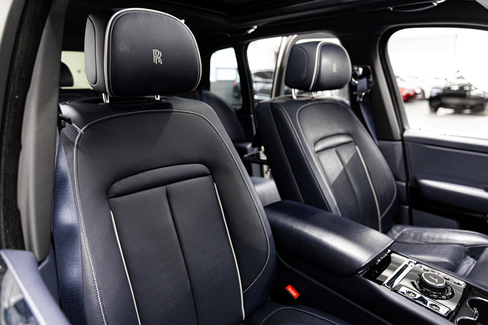 Used 2020 Rolls-Royce Cullinan image 40