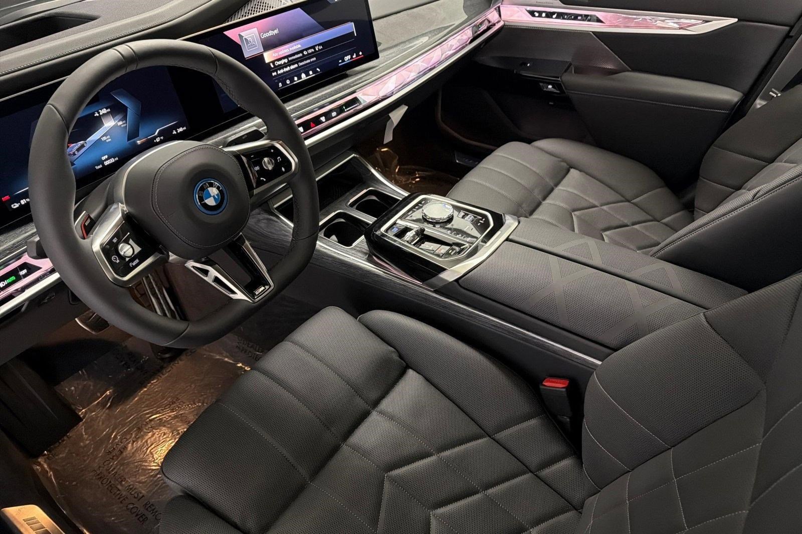 New 2025 BMW i7 eDrive50 w/ M Sport Package image 4