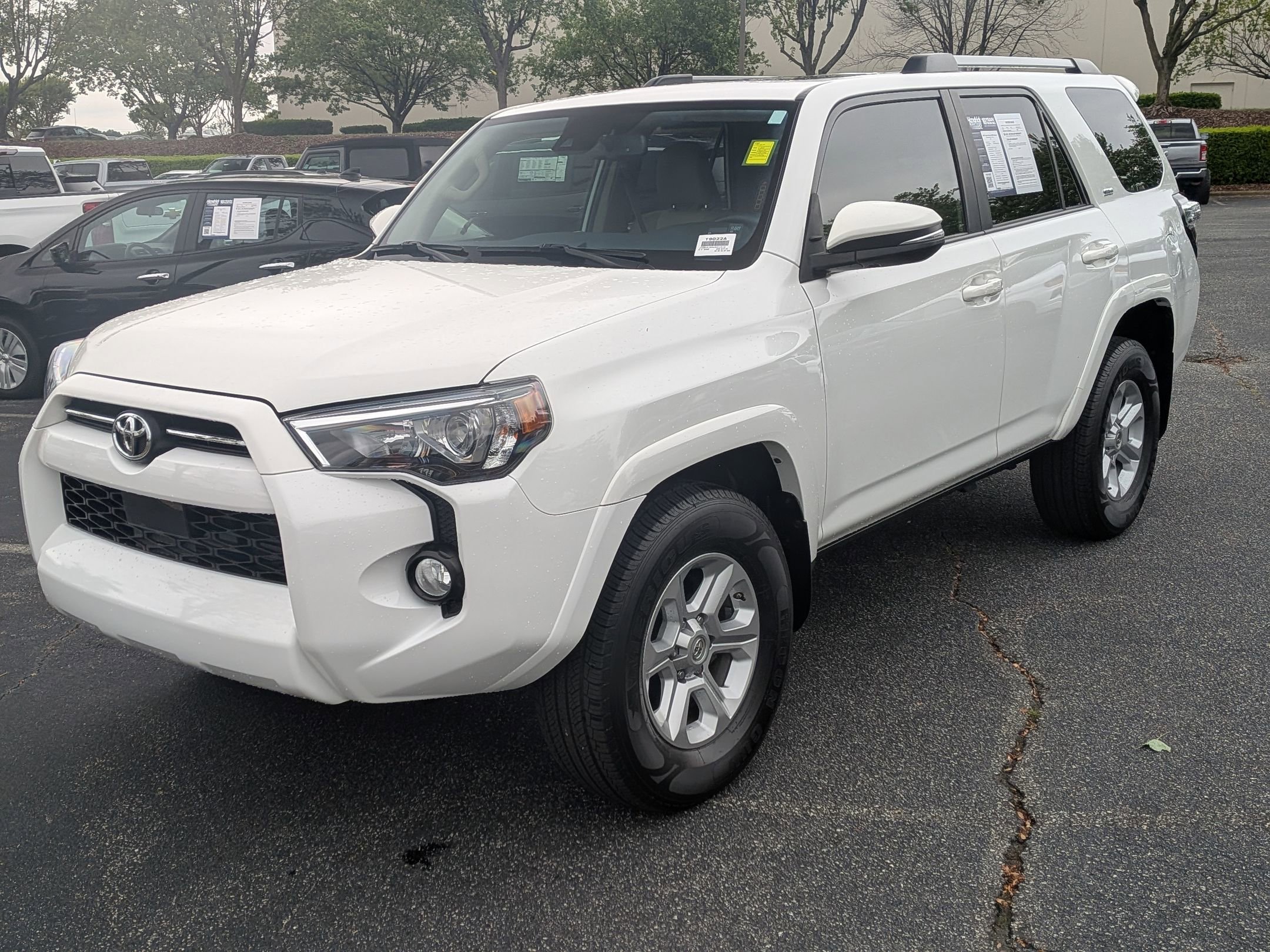 Used 2020 Toyota 4Runner SR5 Premium w/ Moonroof Package AWD/4WD image 5