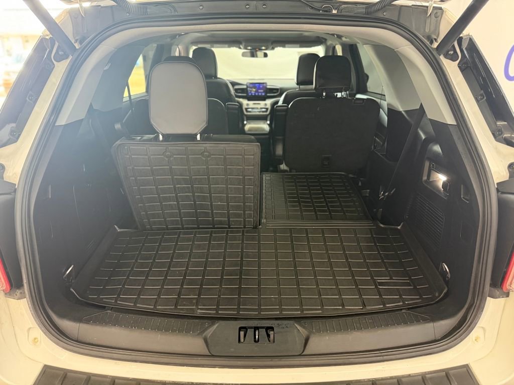 Used 2023 Ford Explorer XLT w/ Equipment Group 202A image 19