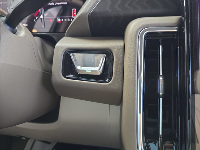 New 2026 GMC Yukon XL Denali w/ Sun & Power Step Package AWD/4WD image 24