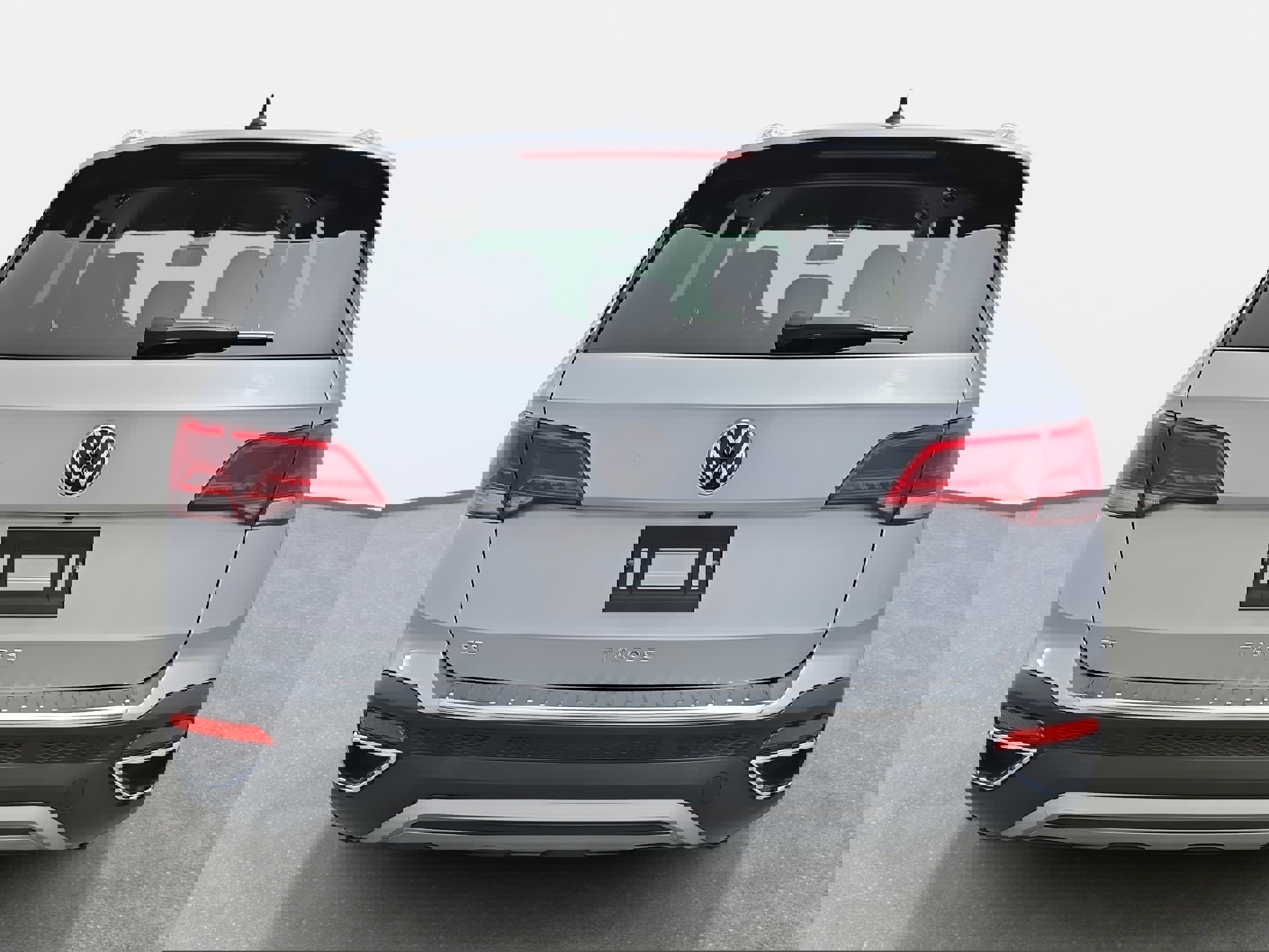 Certified 2022 Volkswagen Taos SE image 4