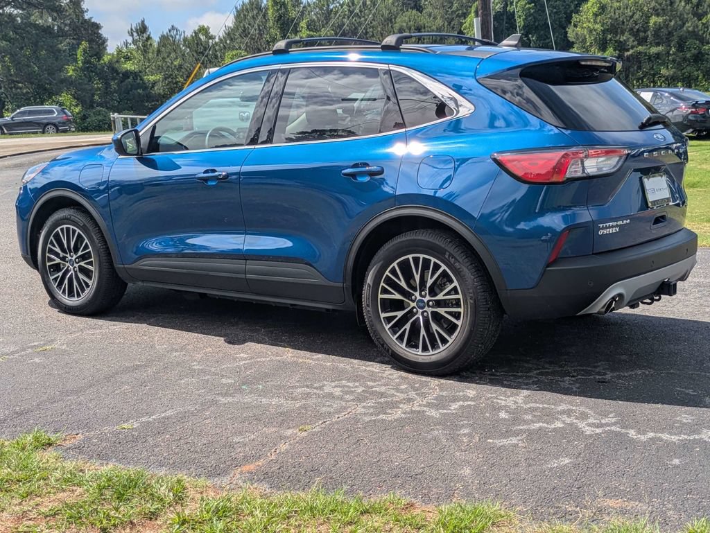 Used 2022 Ford Escape Titanium w/ Class II Trailer Tow Package FWD image 4