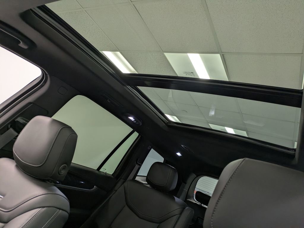 Used 2024 Cadillac XT6 Premium Luxury w/ LPO, Floor Liner Package image 21
