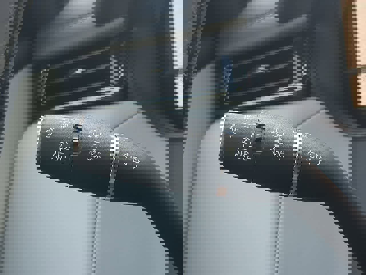 Used 2026 Land Rover Range Rover Velar Dynamic SE image 28