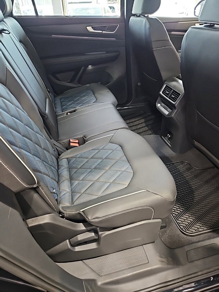 New 2026 Volkswagen Atlas Cross Sport SEL Premium R-Line image 17