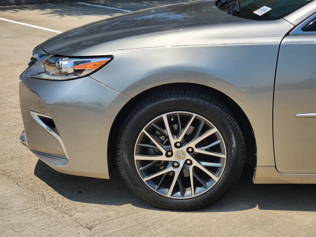 Used 2016 Lexus ES 350 w/ Luxury Package w/Wood Trim FWD image 8