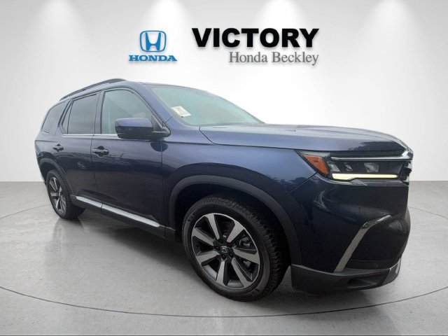 Used 2025 Honda Pilot Touring image 7