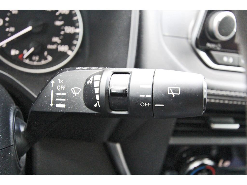 Used 2023 Nissan Rogue SV FWD image 12