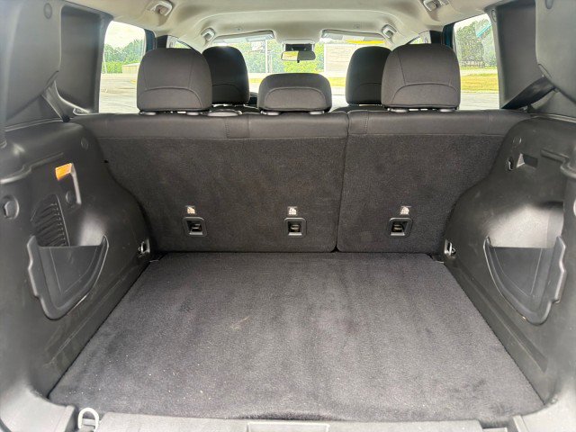 Used 2021 Jeep Renegade Latitude AWD/4WD image 17